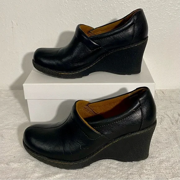 BOC Born on Concept Pebbled Black Leather Wedge Clogs Women’s Size 8 - Picture 2 of 11